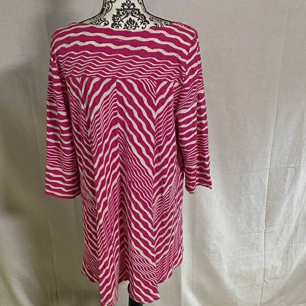 IC Collection by Connie K Vibrant Pink and White Women's Tunic Rayon Textured - Picture 4 of 8